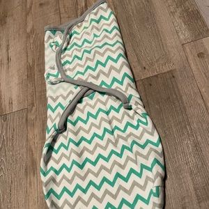 SwaddleMe Newborn Swaddle GUC